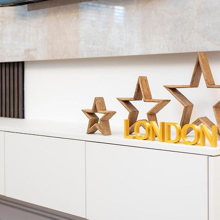 London'S Modern Nuance Apartment - Battersea Esterno foto