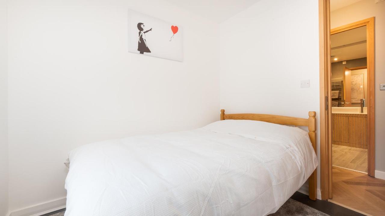 London'S Modern Nuance Apartment - Battersea Esterno foto